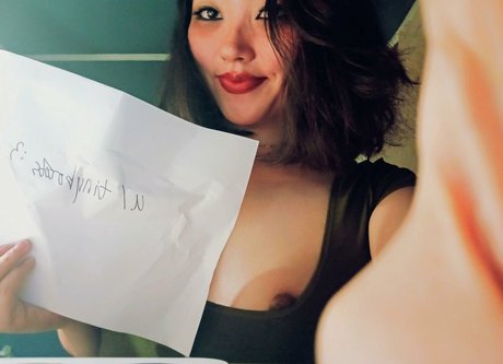 tinybooobs xxx女優 写真