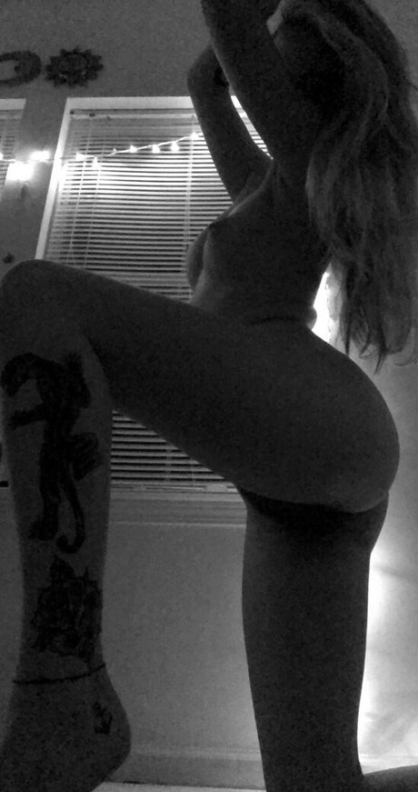 金髪ティーンのマンコオンリーファンズ 素敵 写真