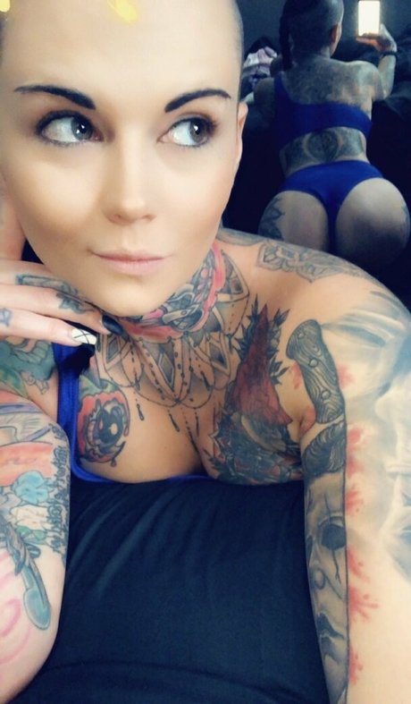 金髪の射精オンリーファンズ ポルノ 写真