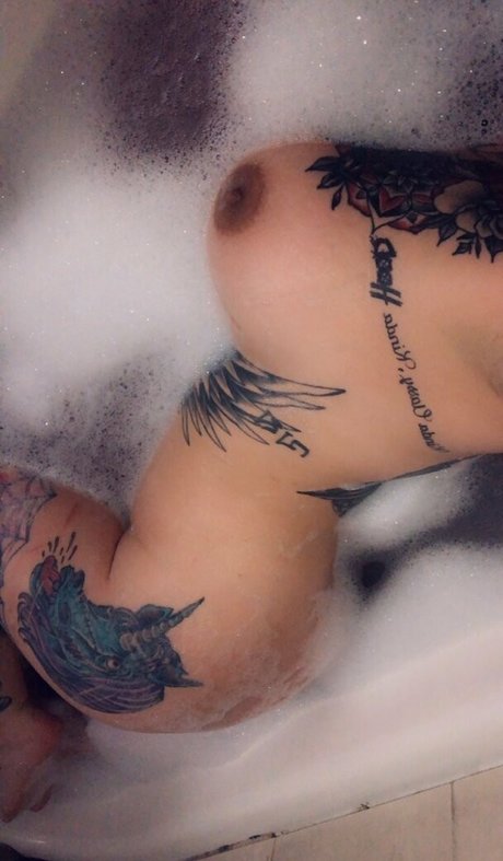 ランジェリーヌードオンリーファンズ xxx 写真