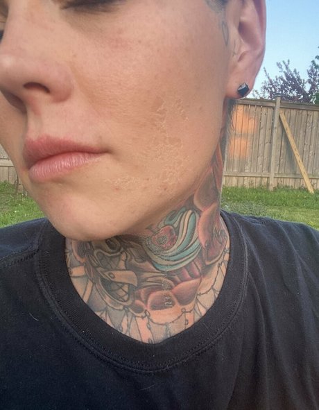 スペードのクイーン オンリーファンズ セクシーxxx 画像