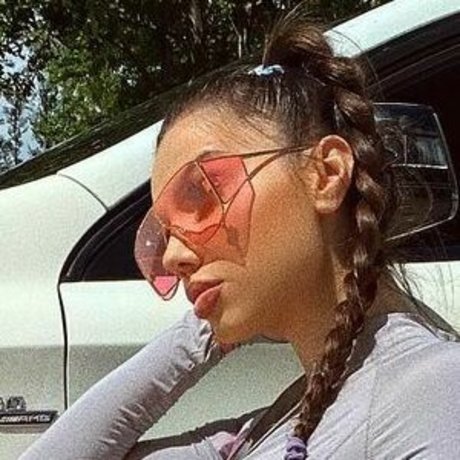 Rashel Kolaneci セクシーなスター ギャラリー