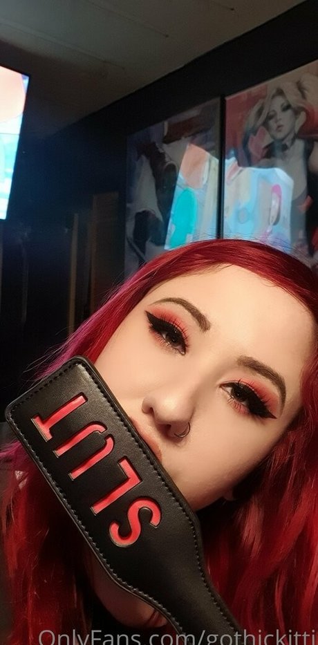 パンツを食い込ませるオンリーファンズ セクシー裸 画像