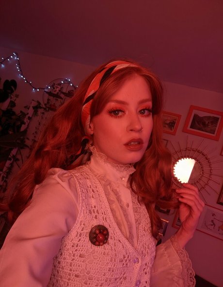 lunarouxfree ポルノスター ヌード 写真