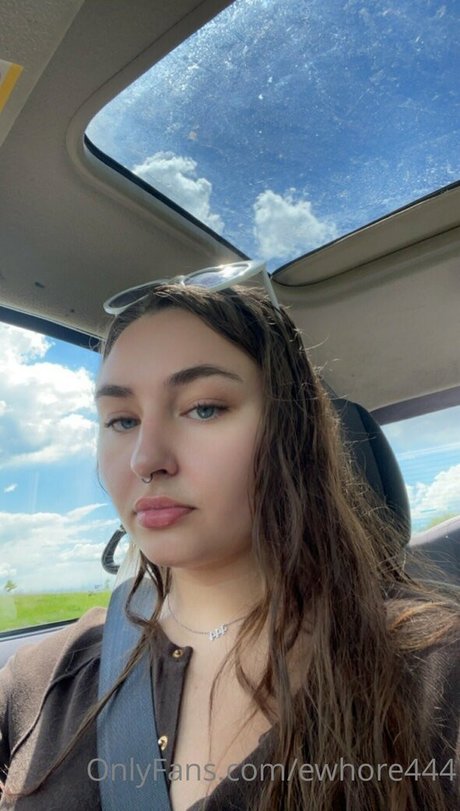 ewhore444 裸の女優 写真