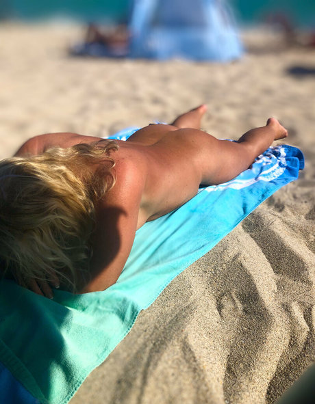 hotwifecandyfree ヌードのポルノスター 画像