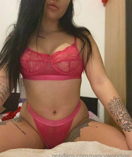 濃厚なヌードオンリーファンズ ポルノ 写真