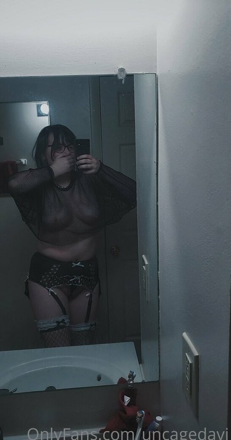 足 熟女 オンリーファンズ アダルト無料 画像