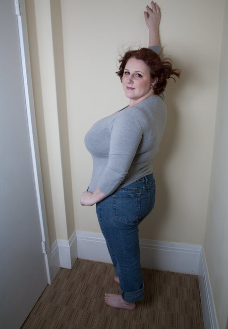 金髪の筋肉オンリーファンズ エロ 写真