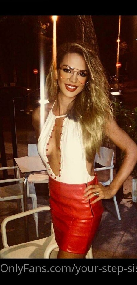 your step sister 最高のポルノスター 写真