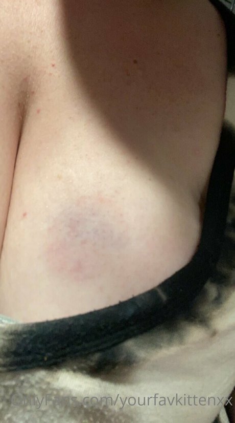 yourfavkittenxx セクシーモデル 写真