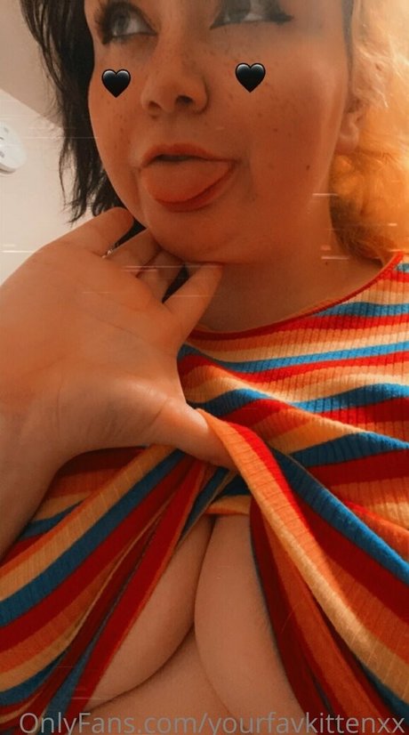 yourfavkittenxx 裸のスター 写真