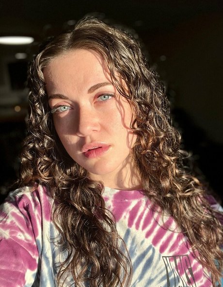 裸のアジア人オンリーファンズ 素敵 画像