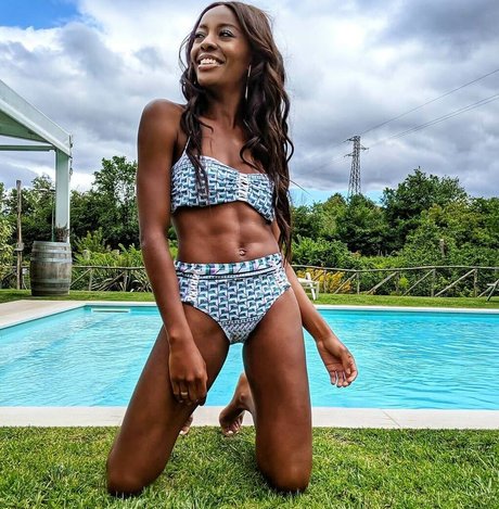 AJ Odudu 最高の女優 写真