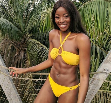 AJ Odudu ヌードのポルノスター 写真