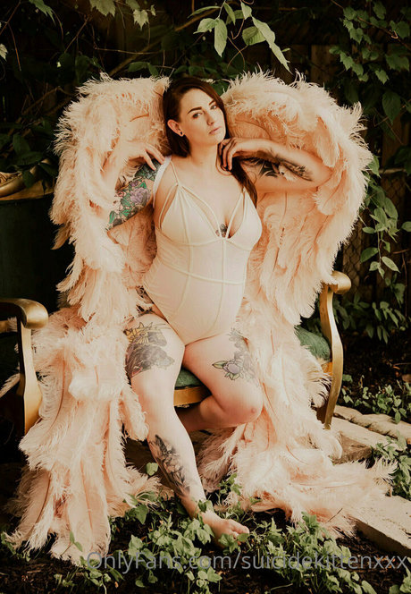 黒髪の熟女オンリーファンズ 美しいxxx 写真