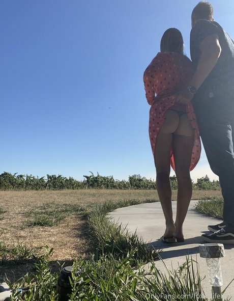 ティーンウェブカメラオンリーファンズ セクシー 画像