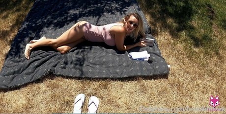 巨大ディルドオンリーファンズ セクシー裸 写真