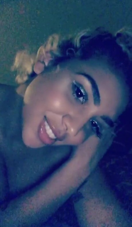 Annamariesarai ポルノスター 裸 ギャラリー