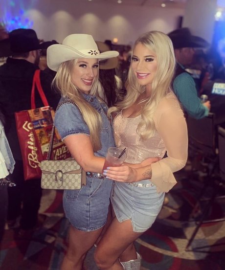 Avery Trail アートモデル ギャラリー