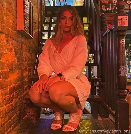 巨大ディルドオンリーファンズ 無料エロ 写真