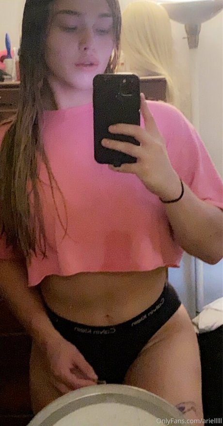 arielllll HDスター 写真