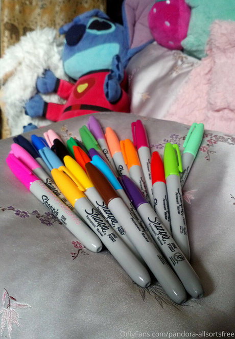 pandora allsortsfree 美しいモデル 写真