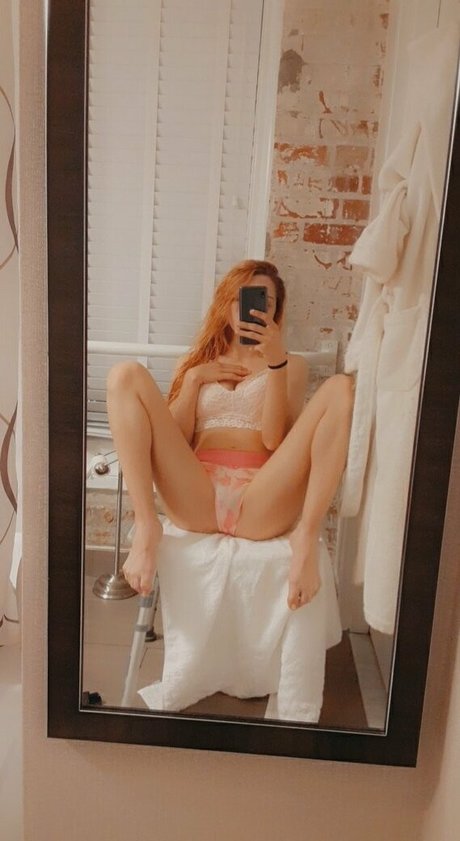 毛深いアジア人オンリーファンズ ホット裸 画像