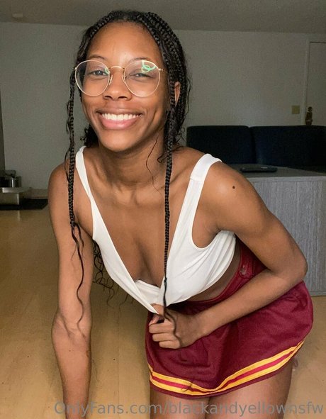 コスプレ ヘンタイ オンリーファンズ セクシーヌード 写真