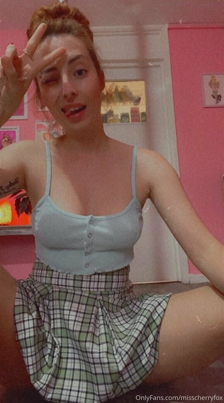 尖ったおっぱいオンリーファンズ 可愛い 写真