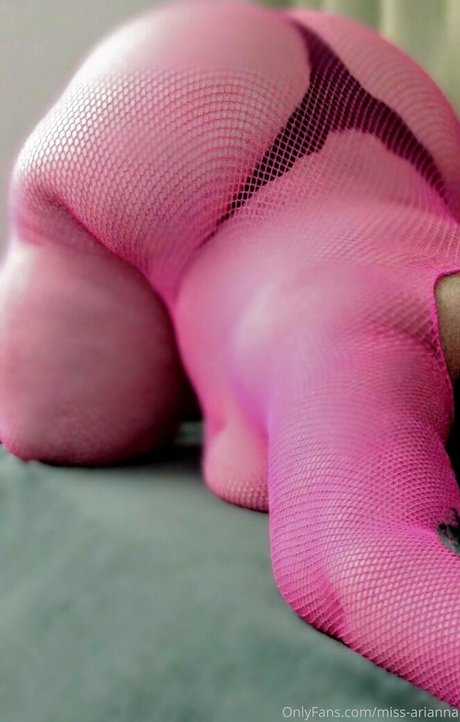 ぽっちゃりブロンドのオンリーファンズ アートポルノ 写真