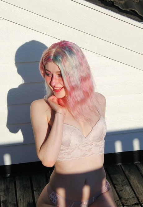 かわいいブロンドのオンリーファンズ セクシー裸 ギャラリー