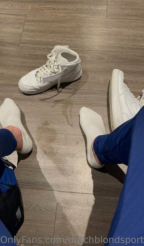 セクシーなブルネットのオンリーファンズ 無料xxx 写真