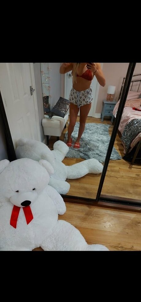 ヌード熟女オンリーファンズ 無料 写真