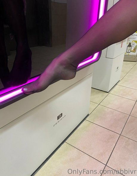 Abbivr エロティックモデル ギャラリー