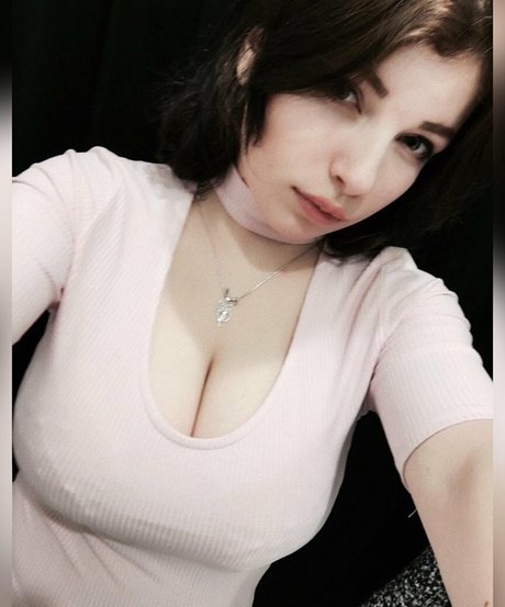 スペードのクイーン オンリーファンズ ポルノ 画像