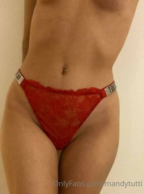 Tais Amanda 無料モデル 写真