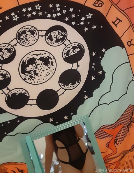 巨乳熟女オンリーファンズ 無料ヌード 画像