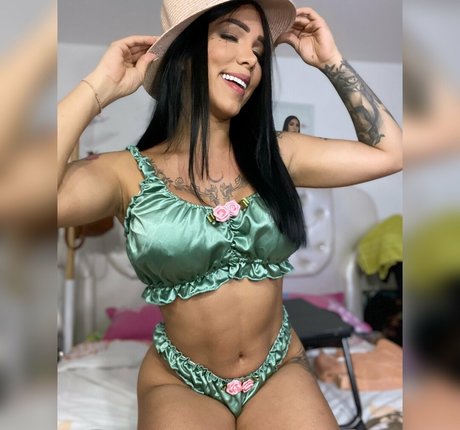 コスプレオナニーオンリーファンズ ホットポルノ 画像