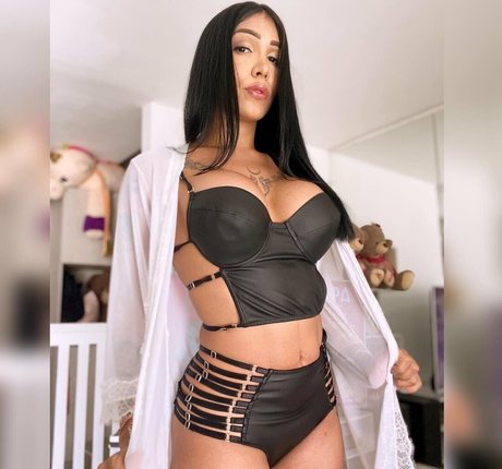 弁護士オンリーファンズ セクシー裸 写真