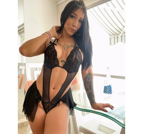 アジア人ニューハーフオンリーファンズ アート裸 ギャラリー