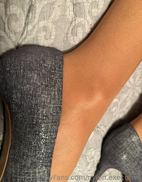 nylon executive ヌードモデル 写真