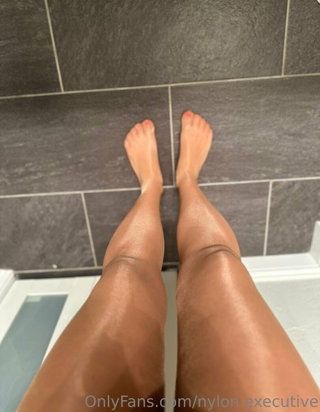 nylon executive アートモデル 画像