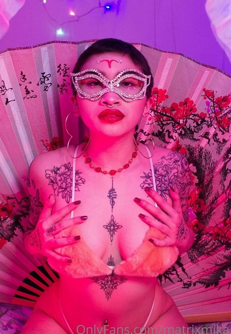 フィットネス熟女オンリーファンズ アートポルノ 写真