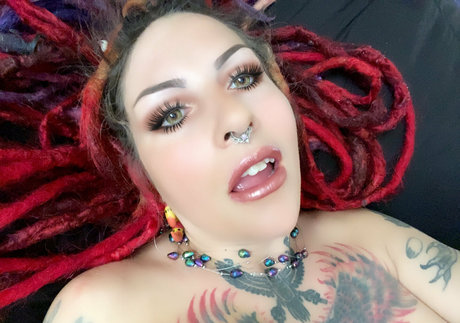 黒檀の熟女オンリーファンズ 美しいxxx 写真