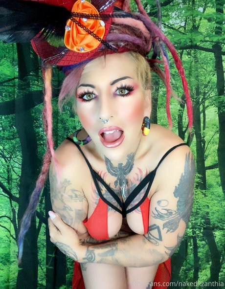 タトゥーオンリーファン 無料ポルノ 写真