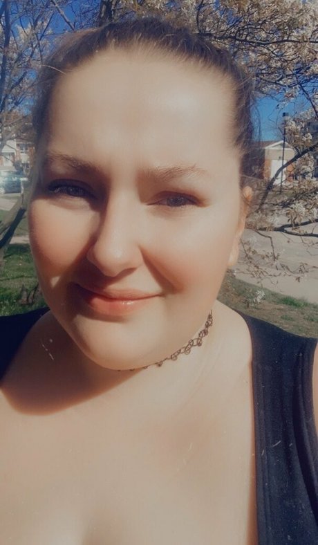 イギリスのおばあちゃんオンリーファンズ 限定 画像