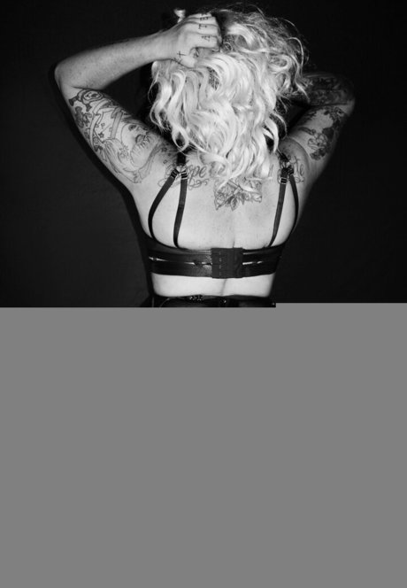 黒檀ペッギングオンリーファンズ 無料 画像