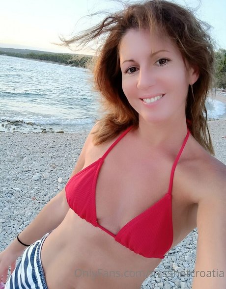 キティ・ウェット・オンリーファンズ ホットxxx ギャラリー