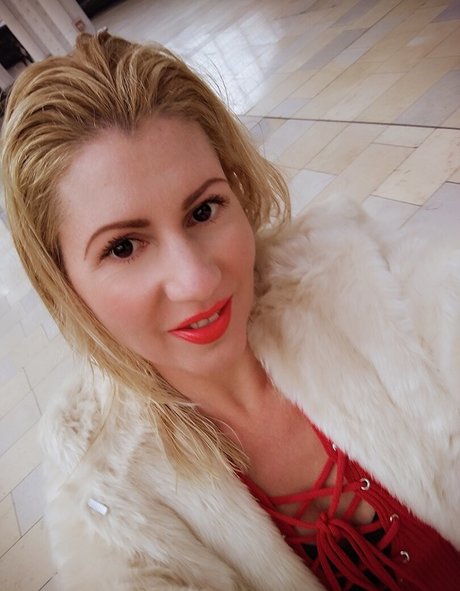 ボディビルダーヌードオンリーファンズ 美しいポルノ 写真